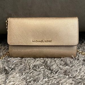 michael kors wallet cross body